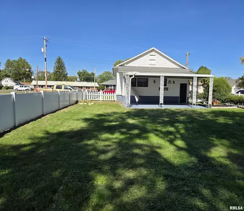 1122 E Chestnut St, Canton, IL 61520 photo 32