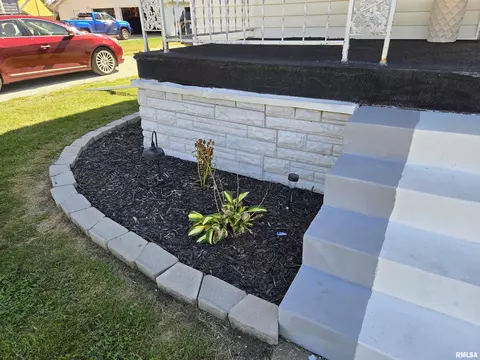 1122 E Chestnut St, Canton, IL 61520 photo 7