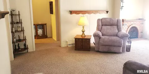 666 2nd Ave, Canton, IL 61520 photo 10