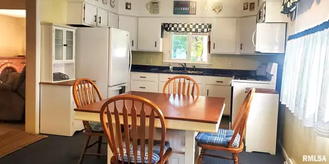 666 2nd Ave, Canton, IL 61520 photo 7