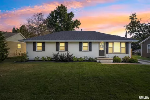 10 New Salem Rd, Bartonville, IL 61607