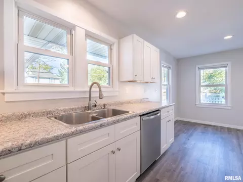 509 E 4th St, Delavan, IL 61734 photo 23
