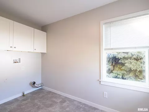 509 E 4th St, Delavan, IL 61734 photo 37