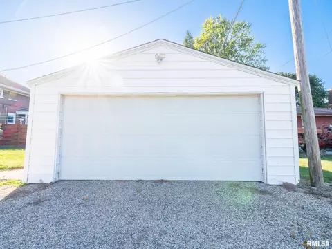 509 E 4th St, Delavan, IL 61734 photo 43