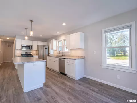 509 E 4th St, Delavan, IL 61734 photo 20