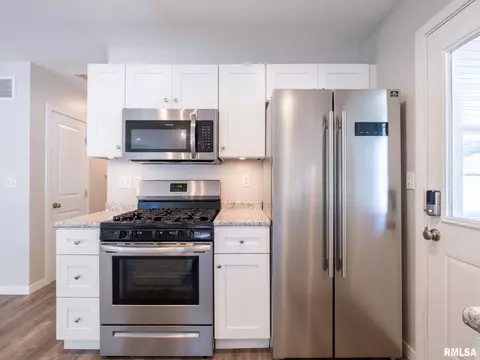 509 E 4th St, Delavan, IL 61734 photo 18