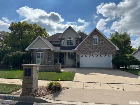 2804 W Briarcliff Ln, Peoria, IL 61604