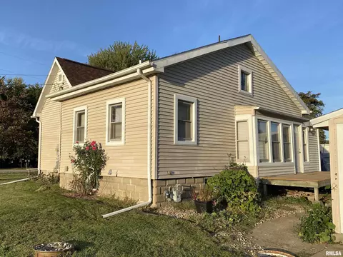 Exterior - 788 W Pine St, Canton, IL 61520 photo 4 of 7