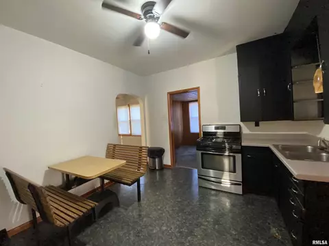 Kitchen - 788 W Pine St, Canton, IL 61520 photo 2 of 2