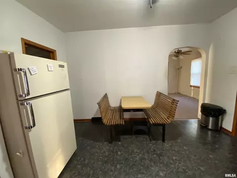 Dining - 788 W Pine St, Canton, IL 61520 photo 1 of 1