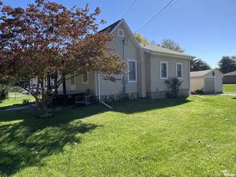 Exterior - 788 W Pine St, Canton, IL 61520 photo 2 of 7