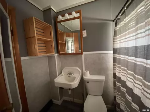 Bath - 788 W Pine St, Canton, IL 61520 photo 1 of 3