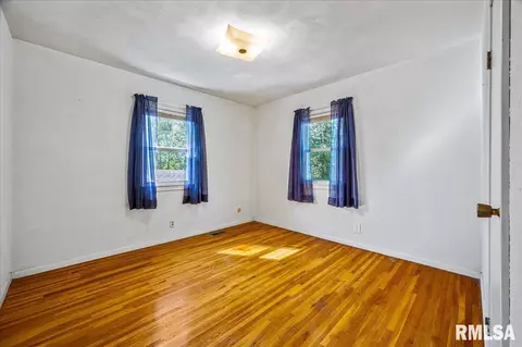 Bedroom - 7207 S Cameron Ln, Mapleton, IL 61547 photo 1 of 5