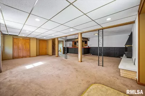 Living - 7207 S Cameron Ln, Mapleton, IL 61547 photo 3 of 5