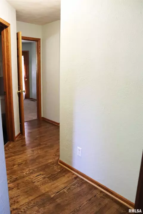 Entry Way - 7706 W Brandon Ct, Mapleton, IL 61547 photo 3 of 5