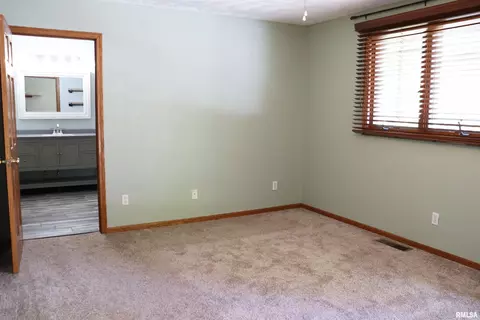 Bedroom - 7706 W Brandon Ct, Mapleton, IL 61547 photo 3 of 9