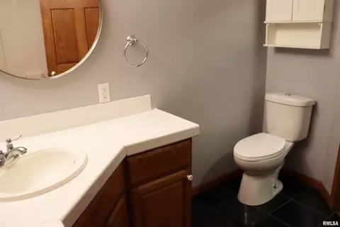 Bath - 7706 W Brandon Ct, Mapleton, IL 61547 photo 9 of 16