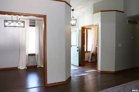 Entry Way - 7706 W Brandon Ct, Mapleton, IL 61547 photo 1 of 5