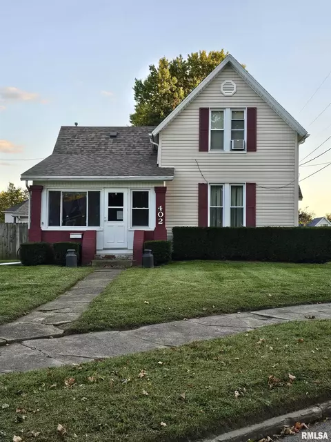 402 W Maple St, Canton, IL 61520