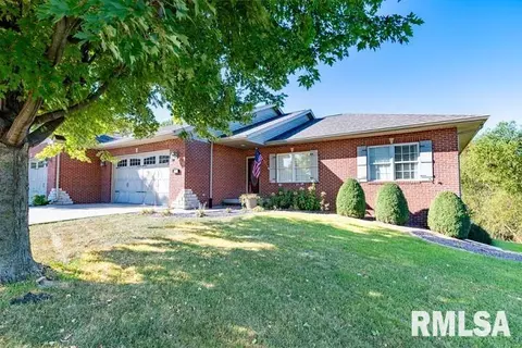 6715 Grand Fir Dr, Edwards, IL 61528