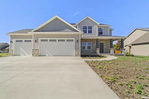 1626 Rustic Oak Dr, Washington, IL 61571