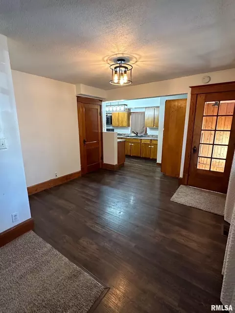 Dining - 19785 E 900th St, Sciota, IL 61475 photo 1 of 1
