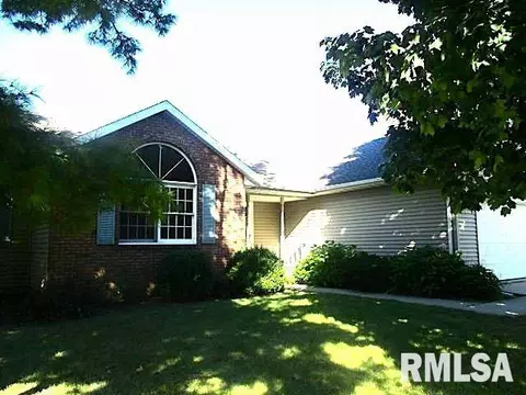 9919 N Bermuda Ct, Peoria, IL 61615