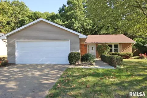 3501 W Saymore Ln, Peoria, IL 61615