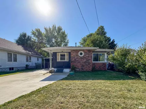 1002 E Gift Ave, Peoria, IL 61603
