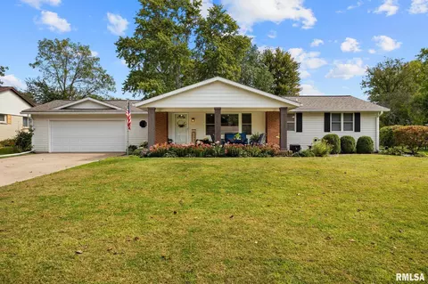 700 S West St, Tremont, IL 61568