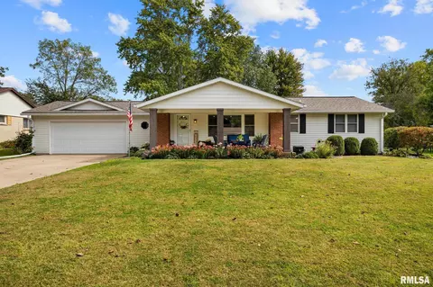 700 S West St, Tremont, IL 61568