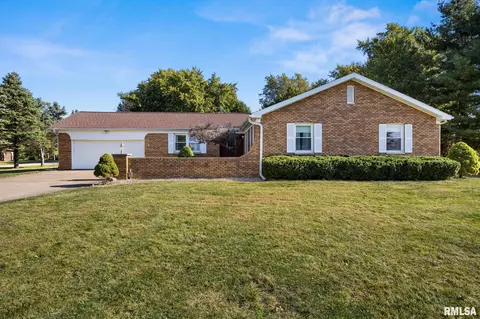 22090 Fieldwood Ct, Morton, IL 61550