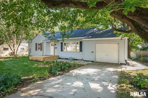 620 Spring St, Washington, IL 61571