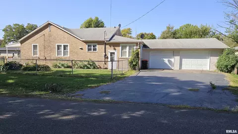 416 E Polk St, Cuba, IL 61427 photo 3