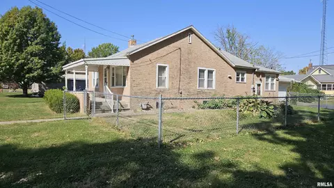 416 E Polk St, Cuba, IL 61427 photo 2
