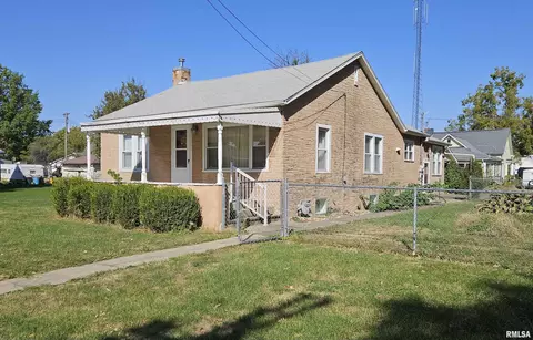 416 E Polk St, Cuba, IL 61427