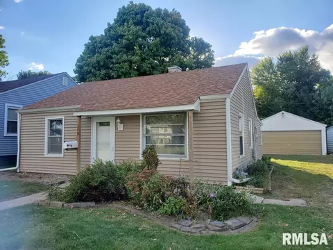 270 N 11th Ave, Canton, IL 61520