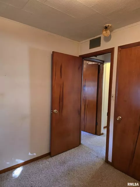 Other - 285 Iris Ct, Canton, IL 61520 photo 2 of 11