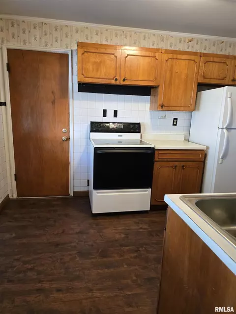 Other - 285 Iris Ct, Canton, IL 61520 photo 4 of 11
