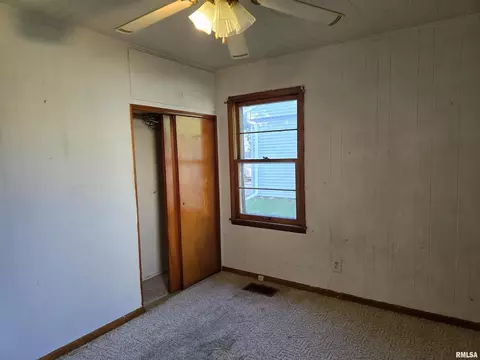 Bedroom - 285 Iris Ct, Canton, IL 61520 photo 7 of 7