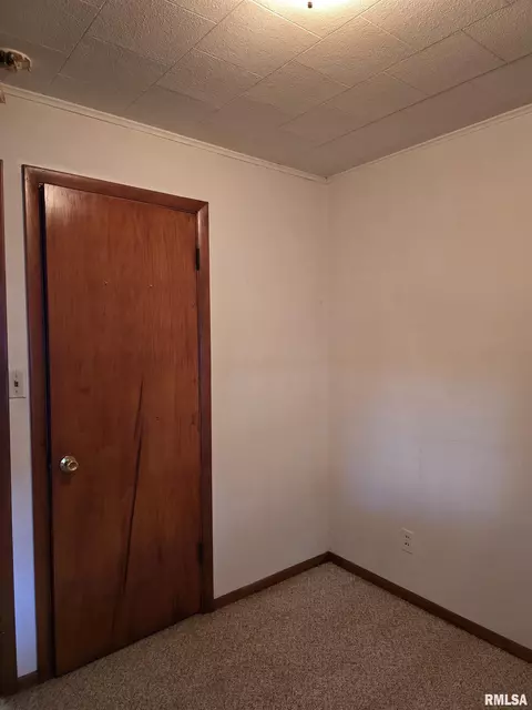 Other - 285 Iris Ct, Canton, IL 61520 photo 3 of 11