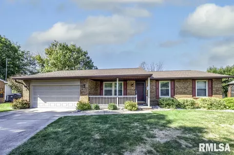 6 Knollcrest Ct, East Peoria, IL 61611