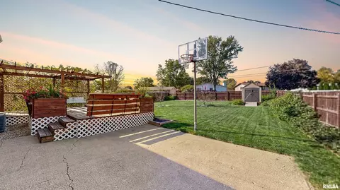 704 Devonshire Rd, Washington, IL 61571 photo 9