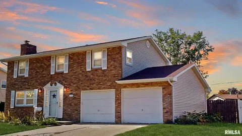 704 Devonshire Rd, Washington, IL 61571 photo 3
