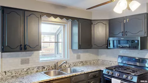 704 Devonshire Rd, Washington, IL 61571 photo 23