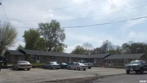 1102 Oxford St, Pekin, IL 61554