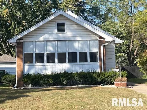 2115 W Ayres Ave, West Peoria, IL 61604