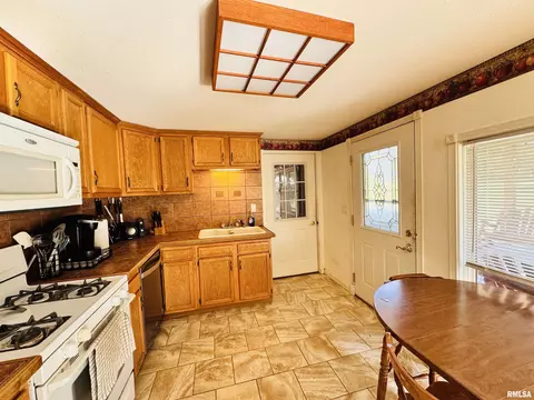 16473 Emperor Rd, Macomb, IL 61455 photo 10
