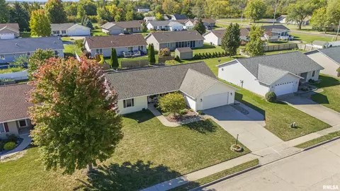 112 Elmridge Cir, East Peoria, IL 61611