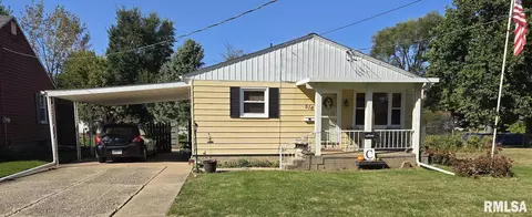 516 N 6th Ave, Canton, IL 61520
